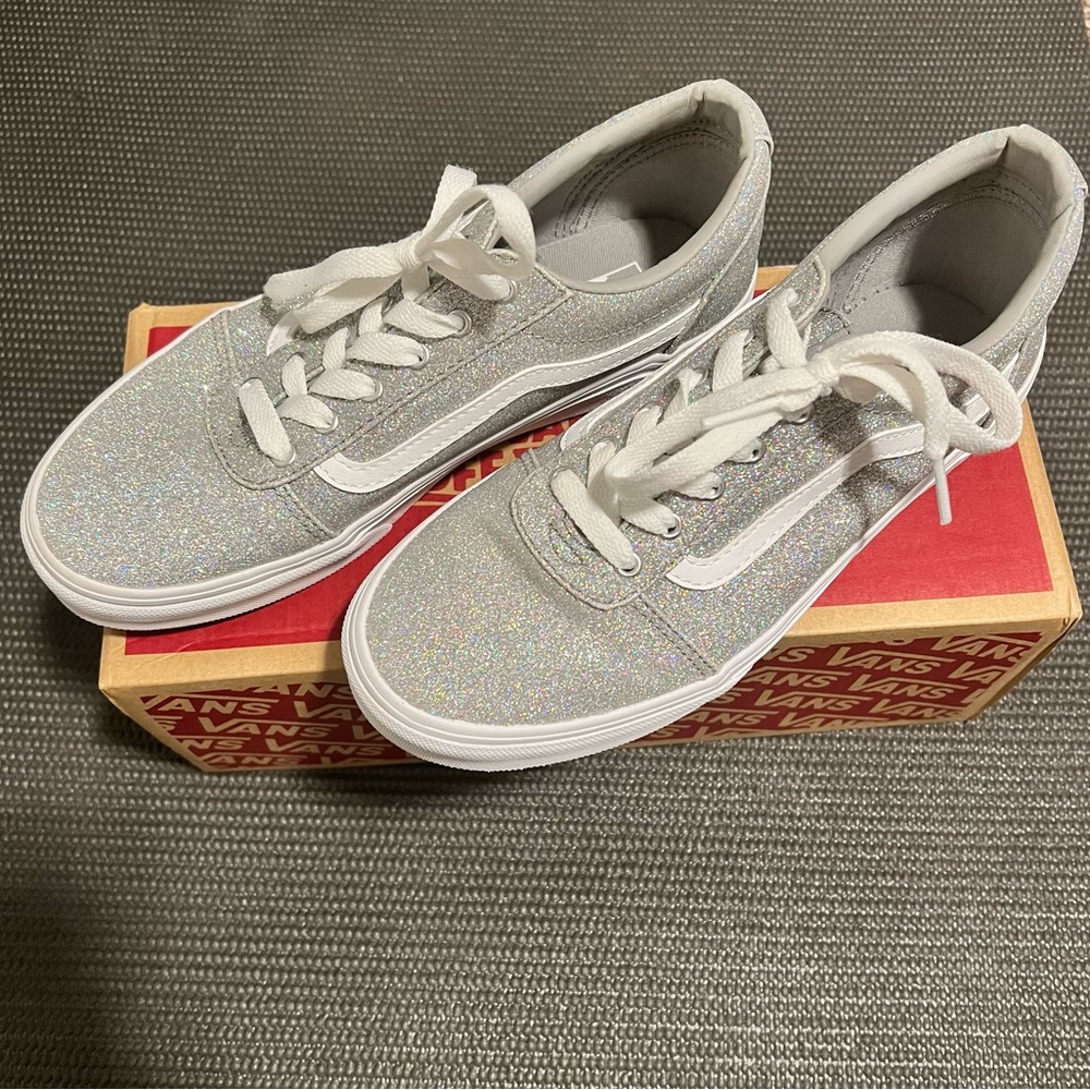 NIB Sparkly Glitter Vans women’s size 5